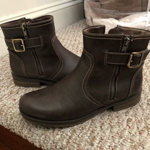 Never worn, brown booties!